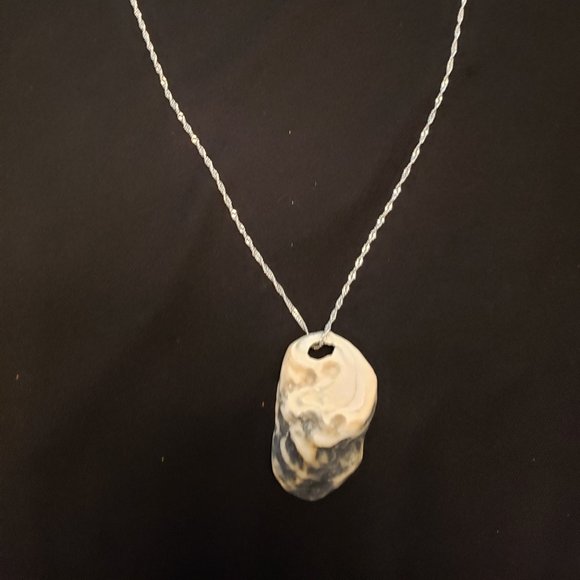 Ocean Treasures Collection artisan shell necklace w/20" 925plated Sterling chain - Picture 4 of 4